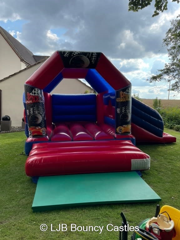 Combo Bouncers - Castle Hire in Saffron Walden, Bishop Stortford ...
